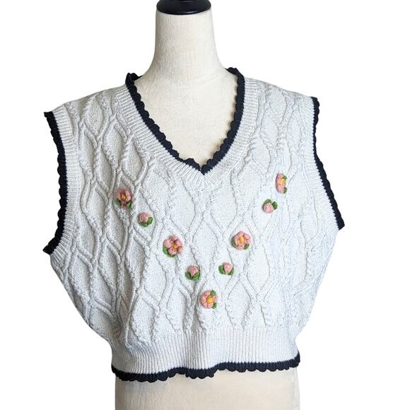 Cropped Cable Knit Sweater Vest With Crochet Flower Detail Women Oversized M - Picture 1 of 8